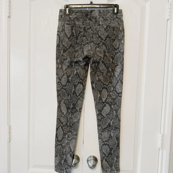 Wit & Wisdom Absolution Snakeskin Print Skinny Jeans Size 0 - Picture 2 of 14